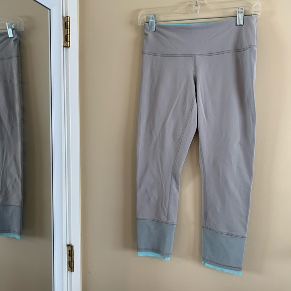 Lulu lemon athletic pants. - Picture 4 of 6